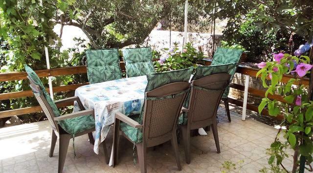 Appartamento Faros Oasis Gdinj